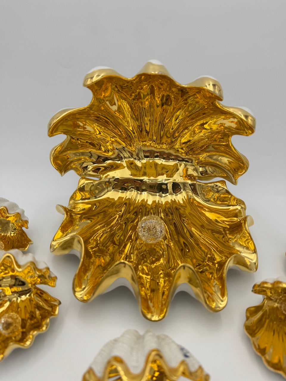 Capodimonte oyster shell with Swarovski crystal pearl by Vittorio Sabatini Collection